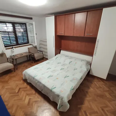 Апартаменты Peaceful 30 Meters From Sea